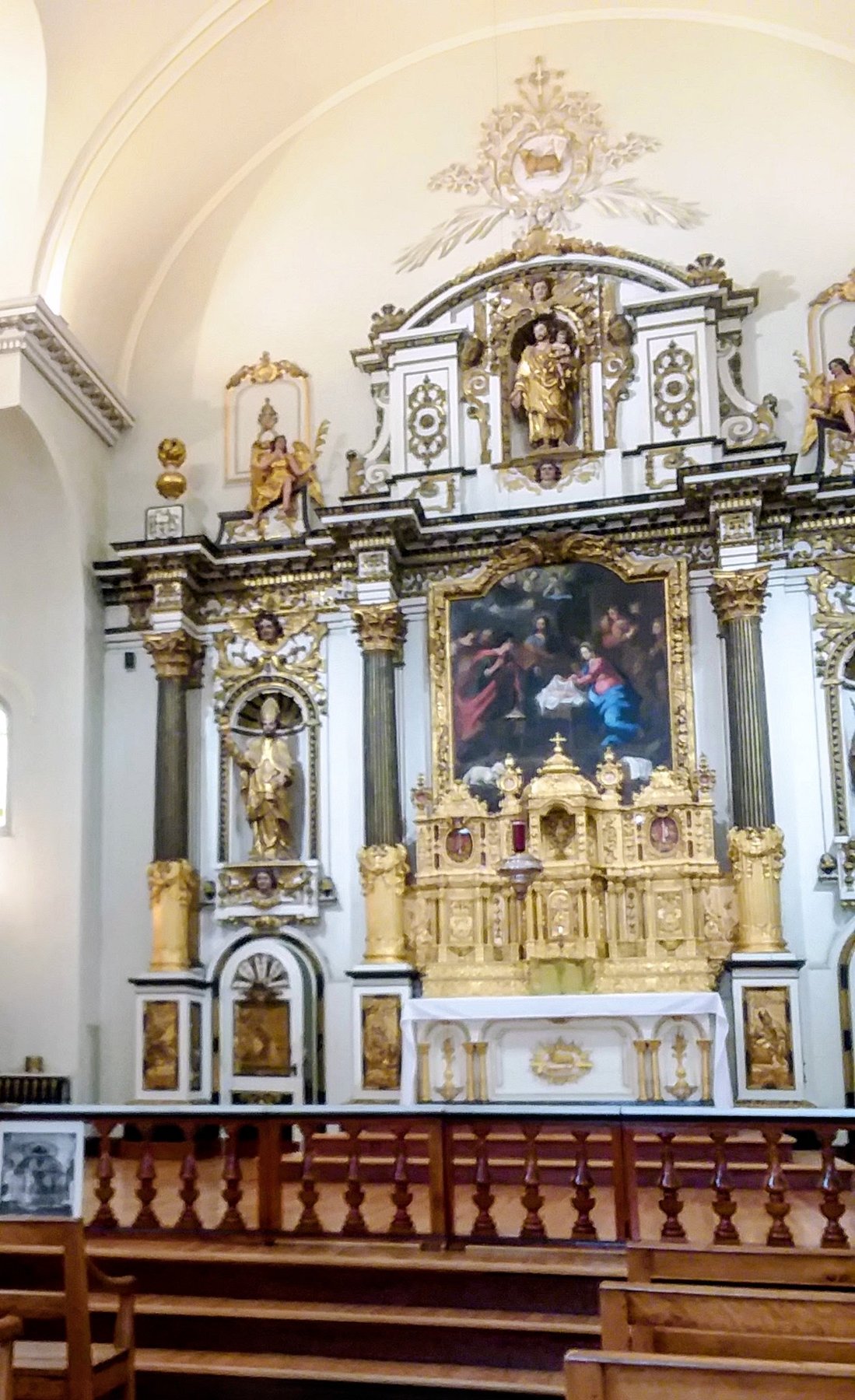 The gilded wooden altar of the Ursuline Chapel in Quebec City